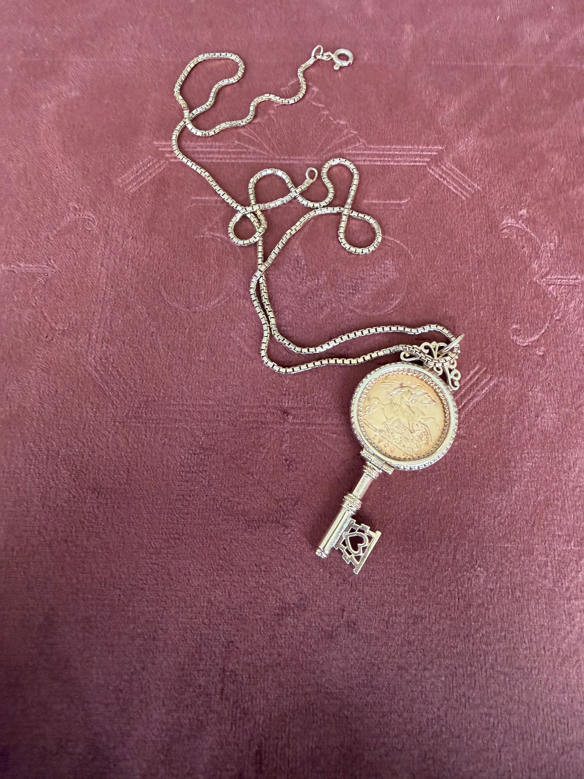 9ct Gold Key Pendant with 1906 Edward VII Half Sovereign | 375 Vintage