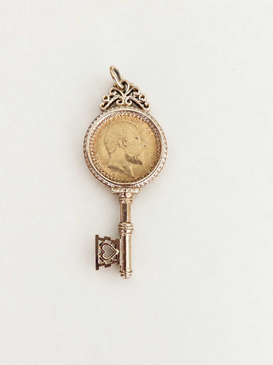 9ct Gold Antique Key Pendant with 22ct Edward VII Half Sovereign