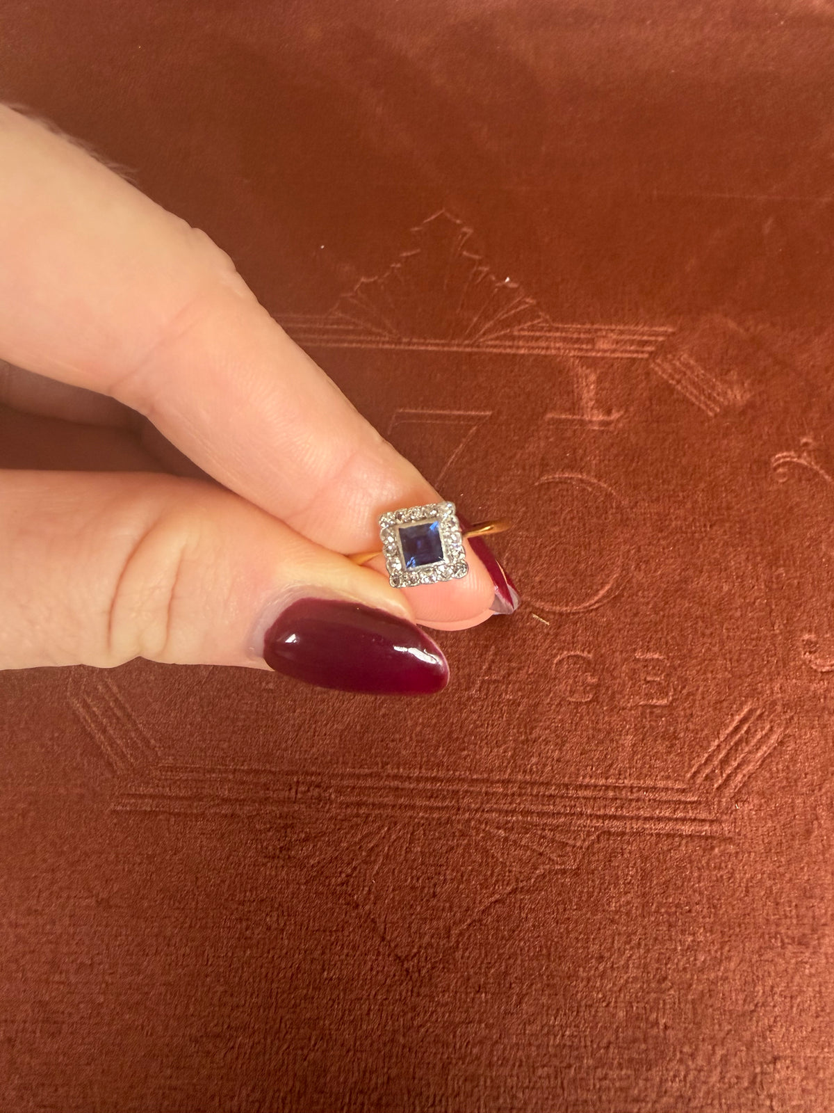 18ct Yellow Gold Diamond and Sapphire Ring