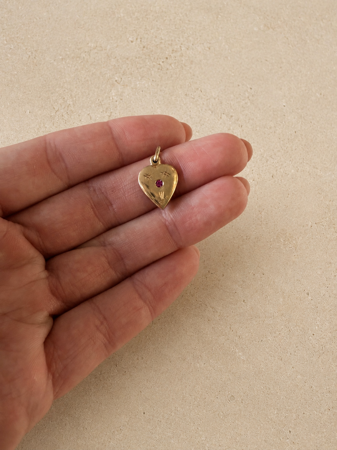 9ct Heart Pendant with Gemstone