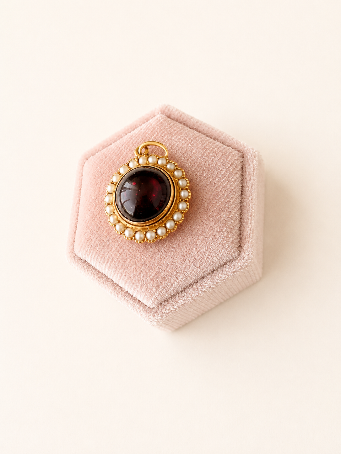 9ct Yellow Gold Synthetic Cabochon Ruby Pendant