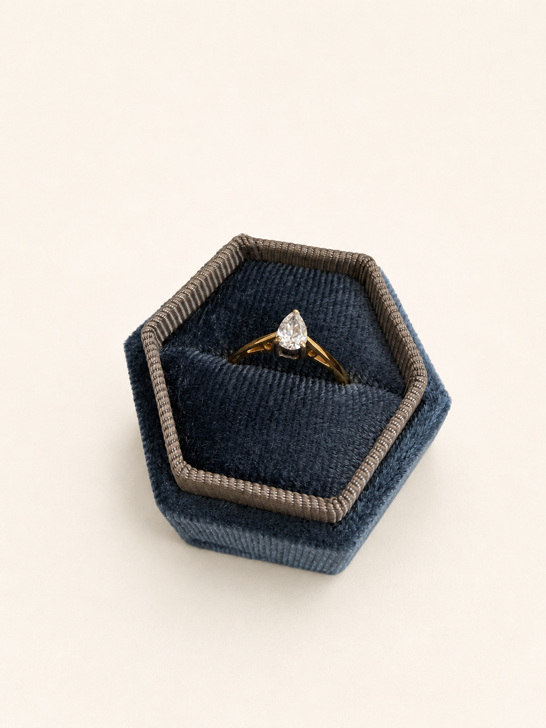 18ct Yellow Gold Pear Cut Diamond Ring