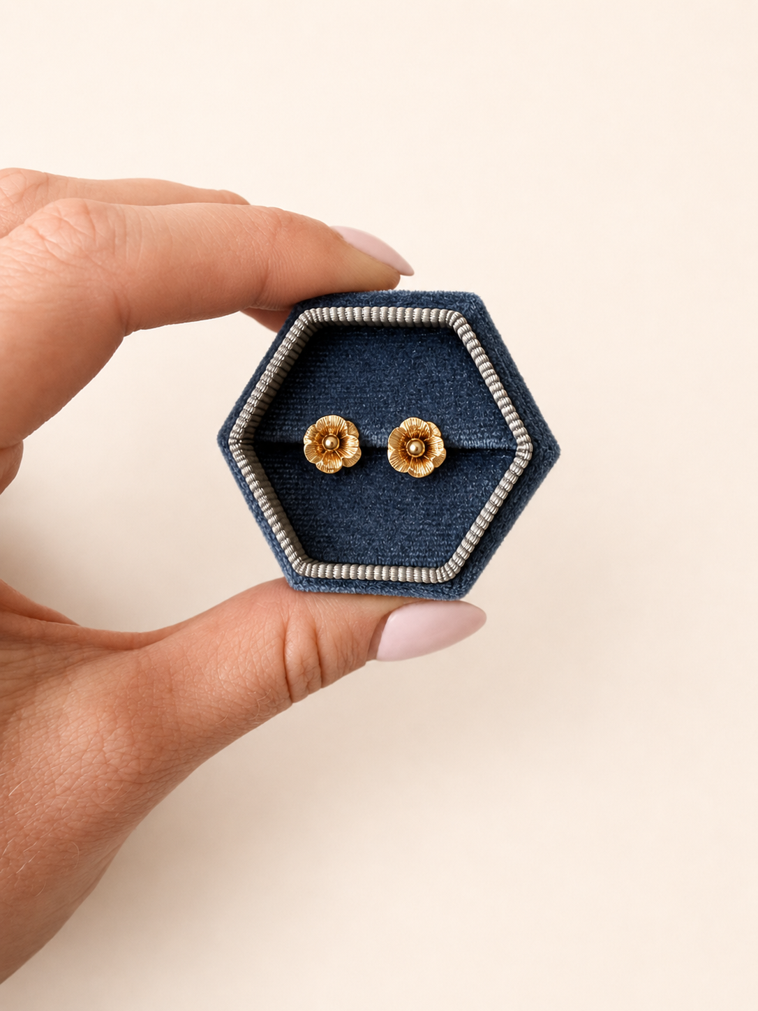 9ct Gold Flower Studs