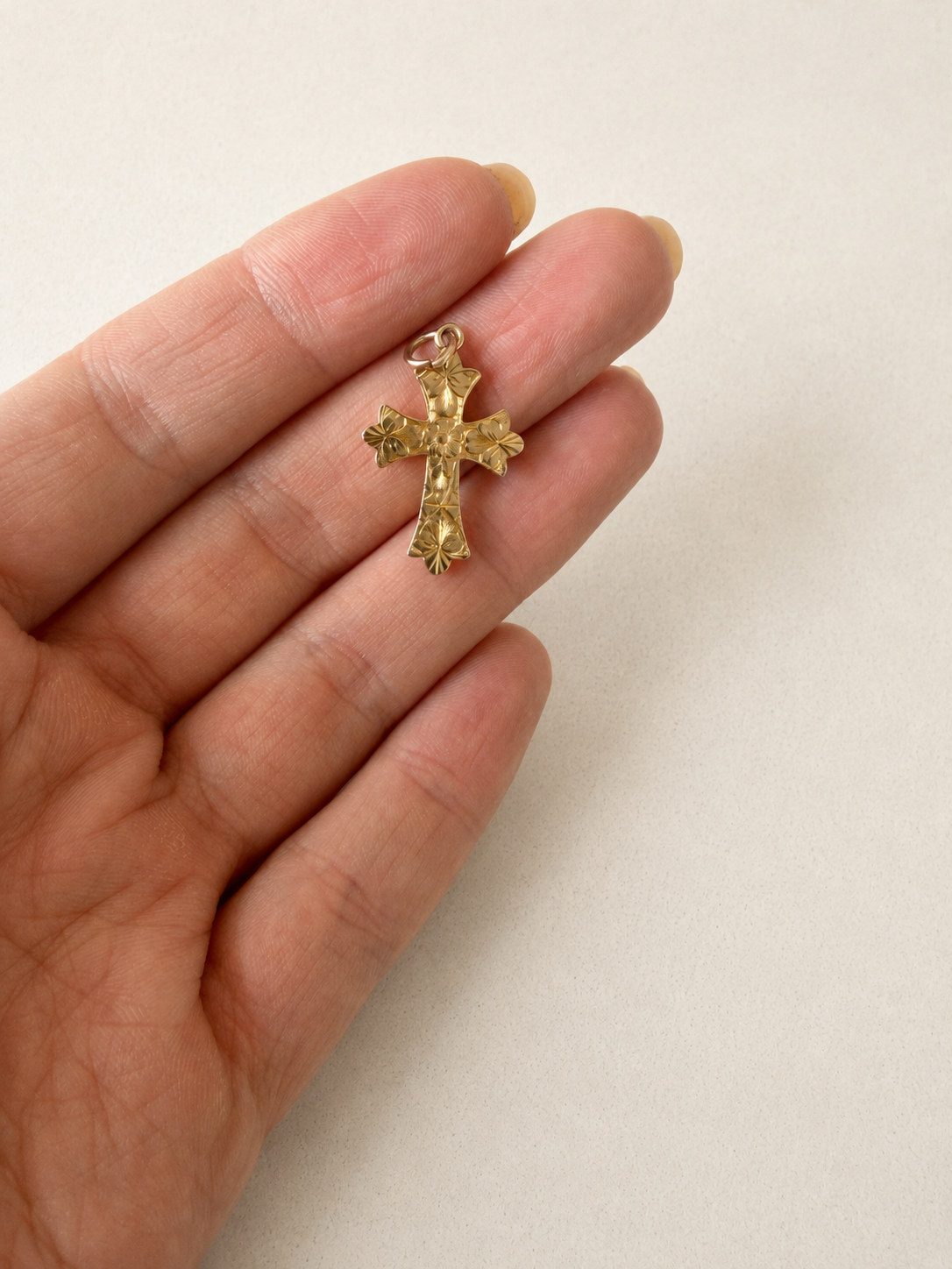 9ct Yellow Gold Cross Pendant