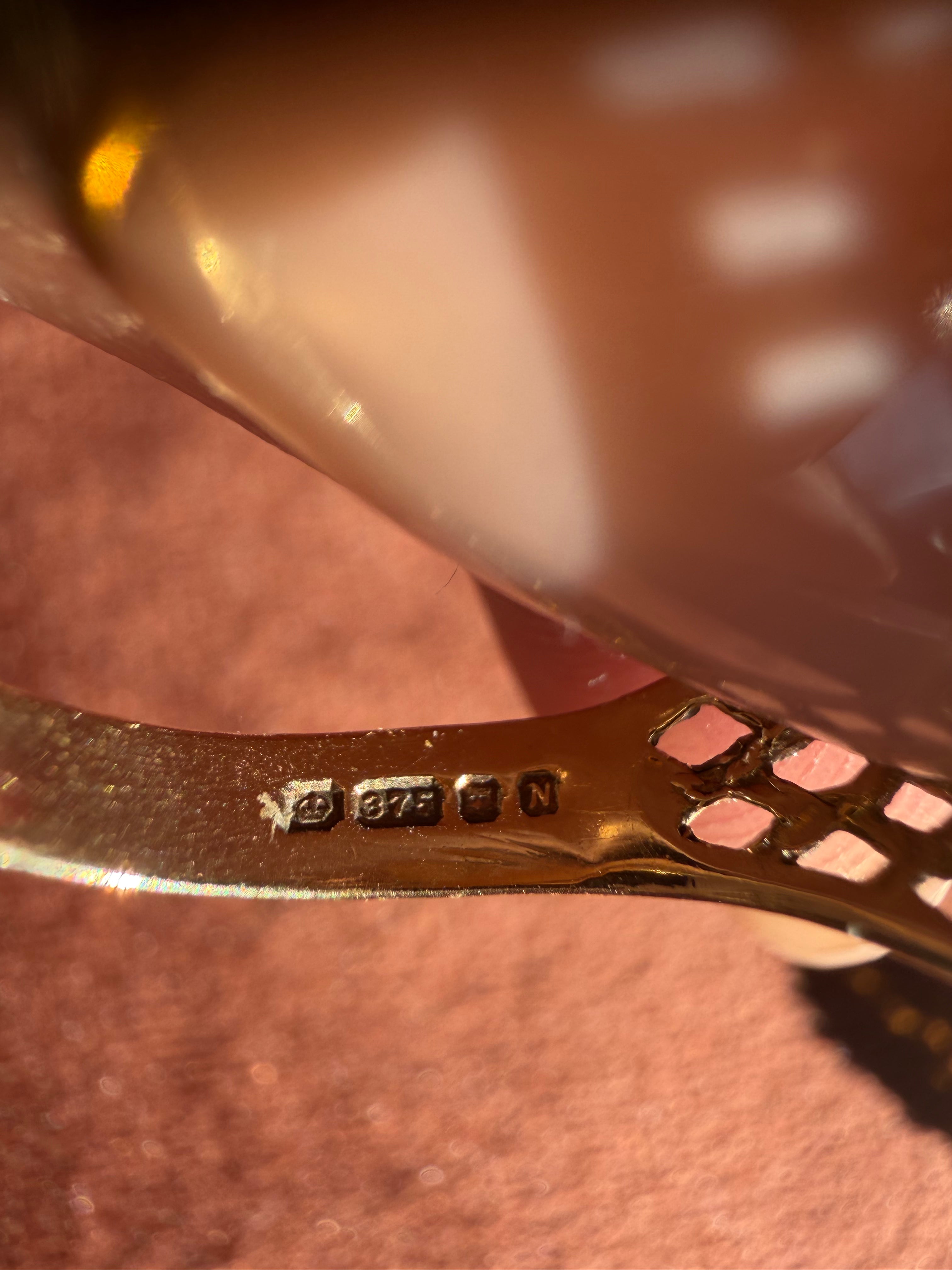 9ct Yellow Gold Sovereign Style Ring