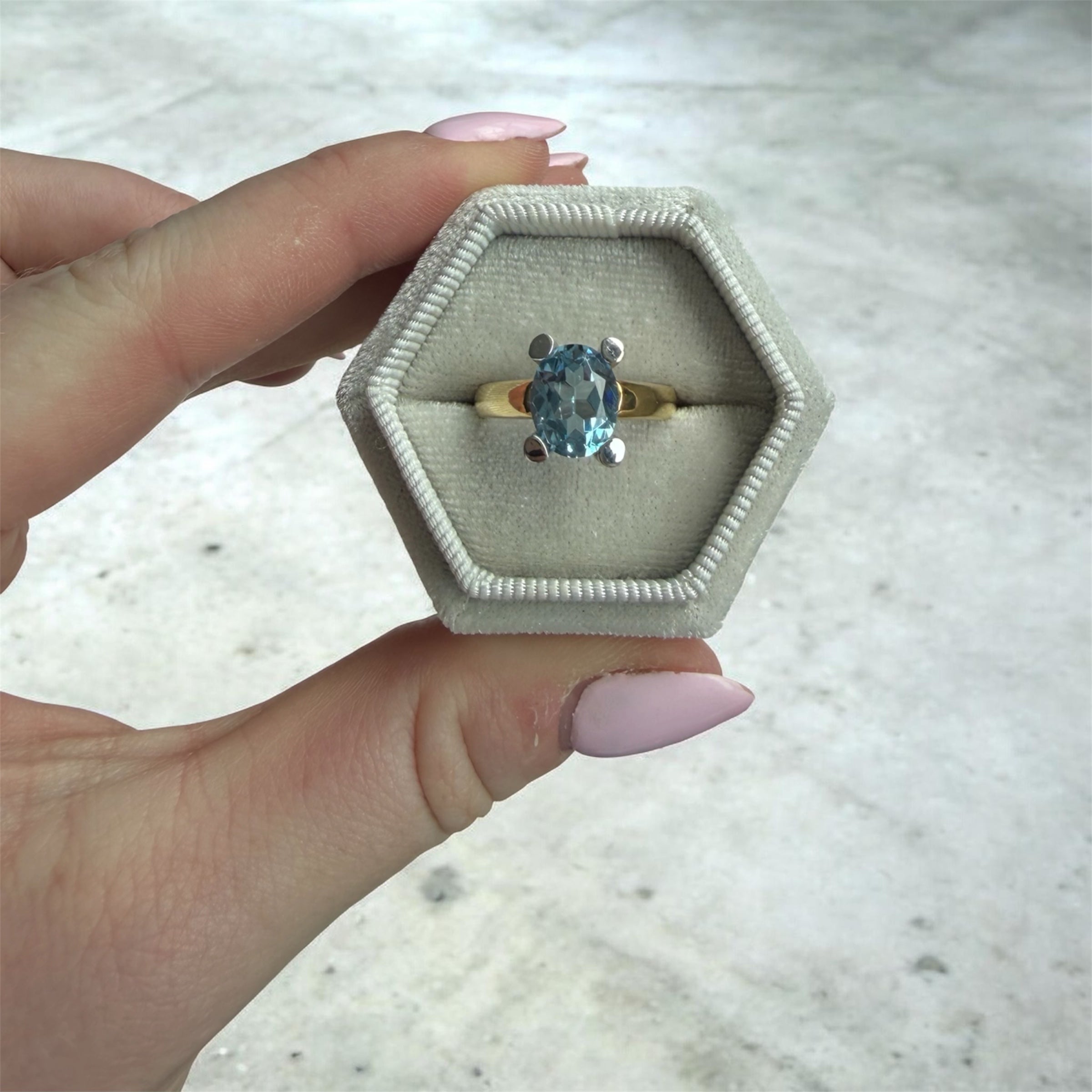 14ct Aquamarine Oval Cut Ring
