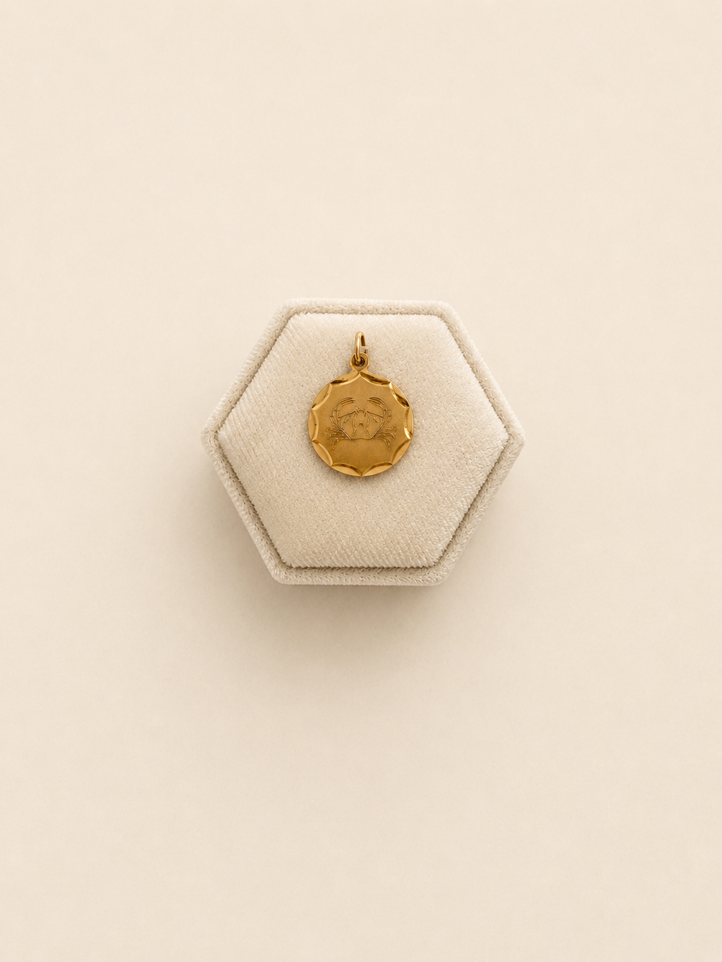 9ct Gold Cancer Pendant
