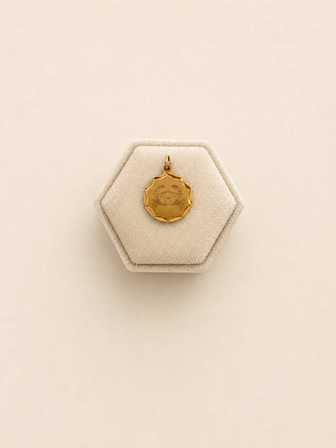 9ct Gold Cancer Pendant