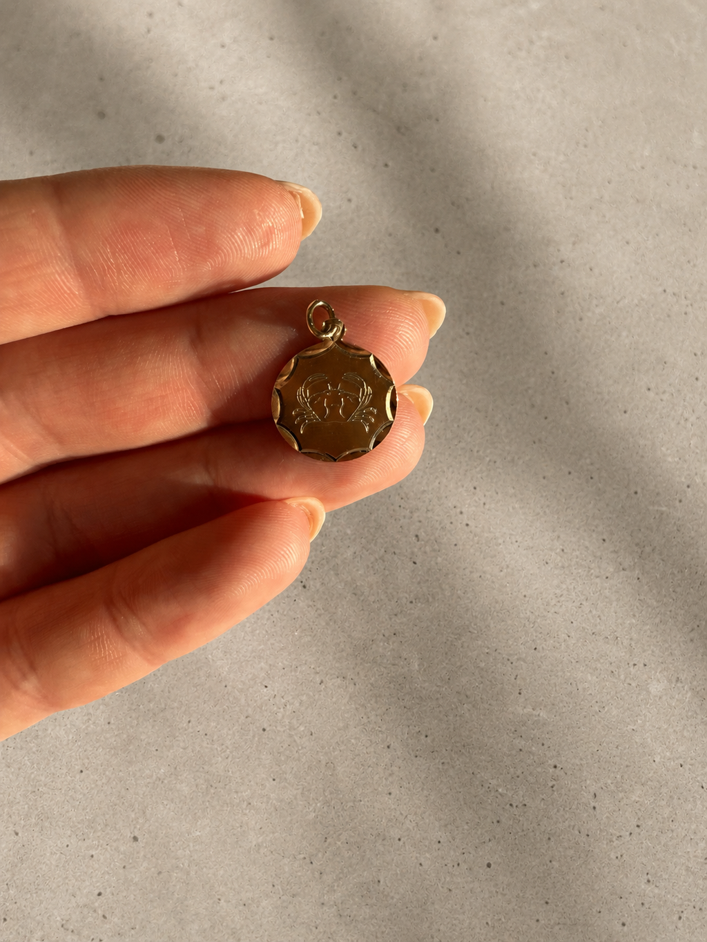 9ct Gold Cancer Pendant