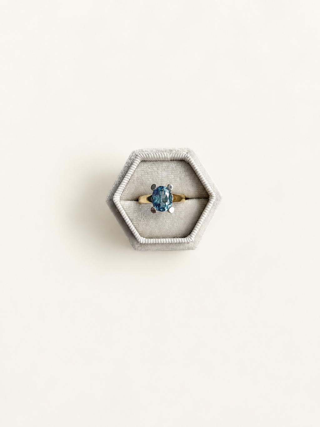 14ct Aquamarine Oval Cut Ring