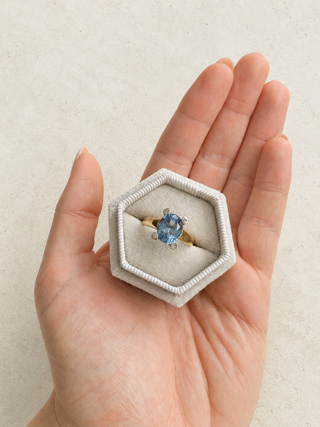 14ct Aquamarine Oval Cut Ring
