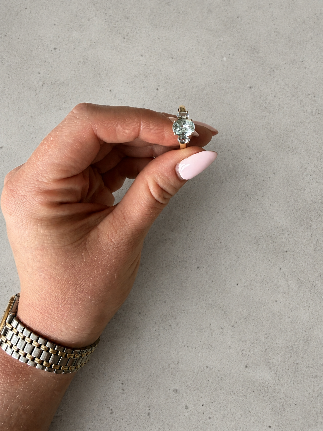 Aquamarine 9ct gold ring – vintage fine jewellery – 375 Vintage