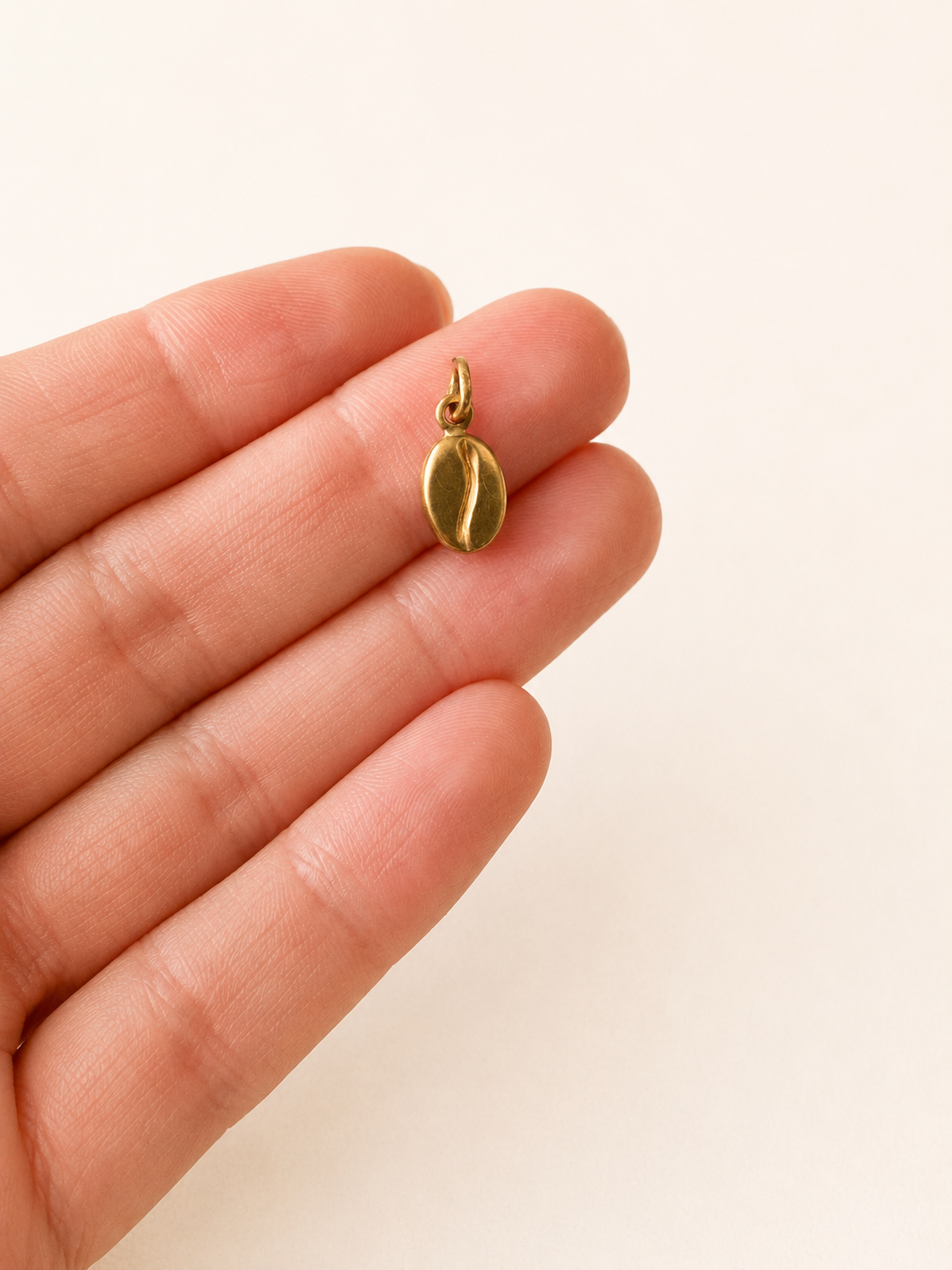 Vintage 9ct gold coffee bean pendant – quirky fine jewellery – 375 Vintage
