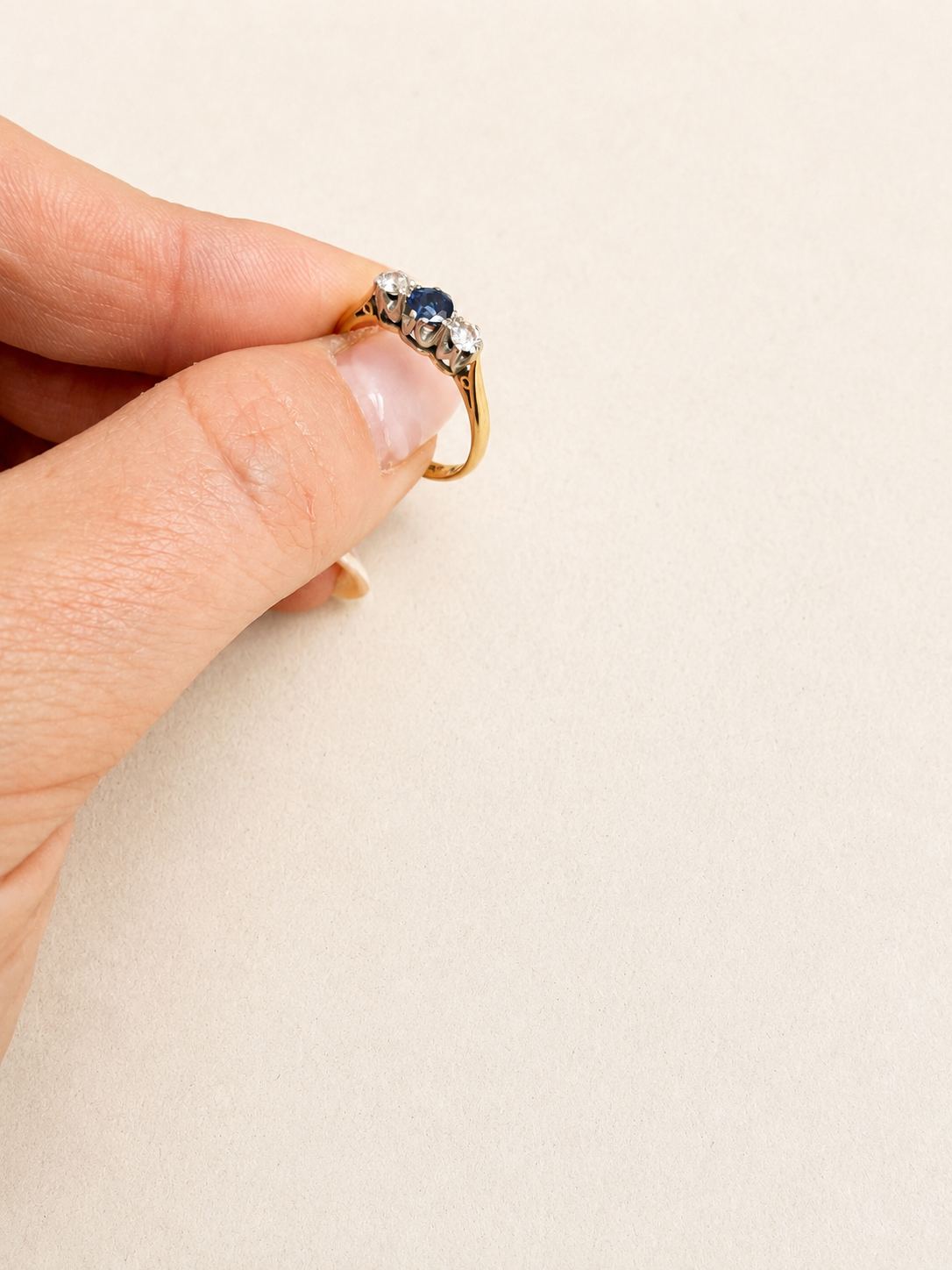 18ct Yellow Gold Diamond and Sapphire Ring