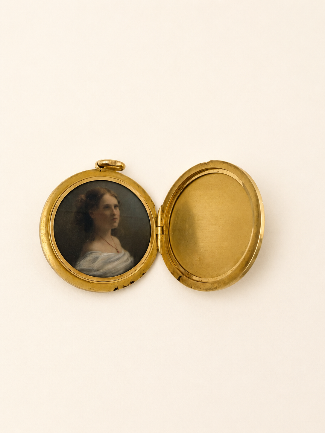 18ct Yellow Gold & Diamond Plate Edwardian Photo Pendant