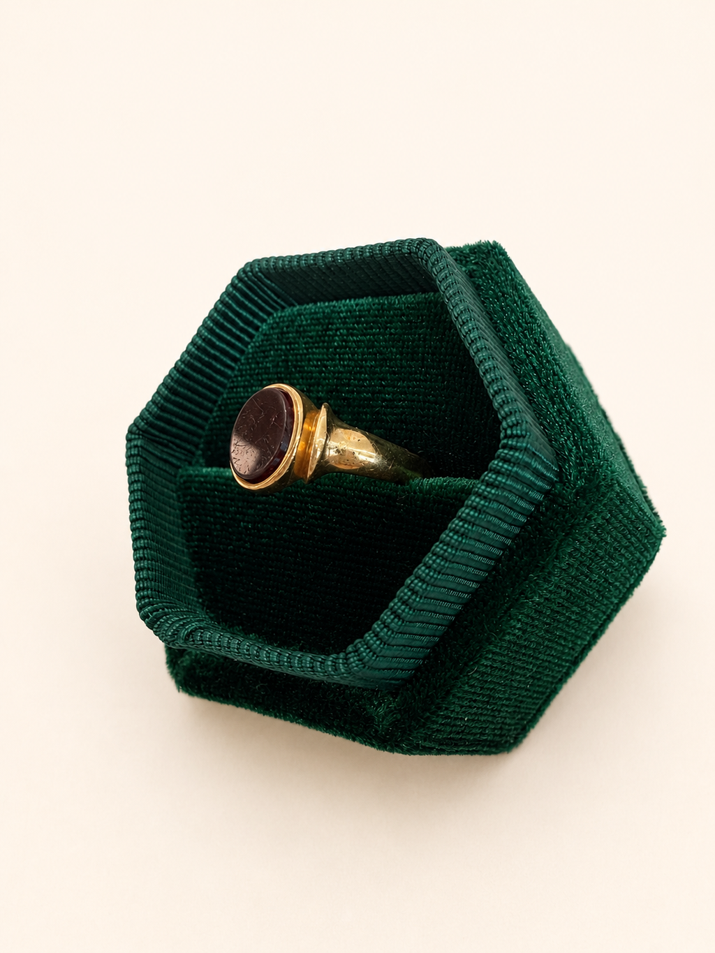 18ct Yellow Gold Carnelian Signet Ring