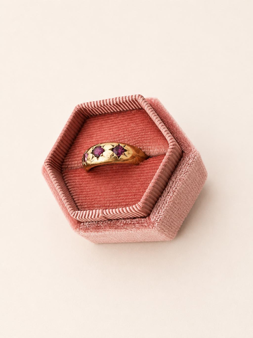 9ct Yellow Gold Garnet Starburst Ring