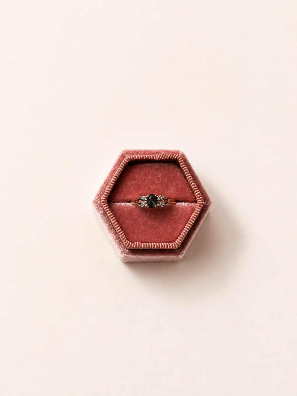 Garnet and CZ 9ct gold ring – vintage fine jewellery – 375 Vintage