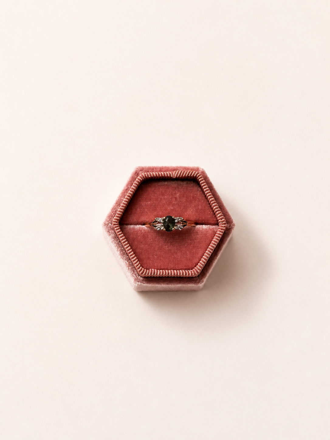 Garnet and CZ 9ct gold ring – vintage fine jewellery – 375 Vintage
