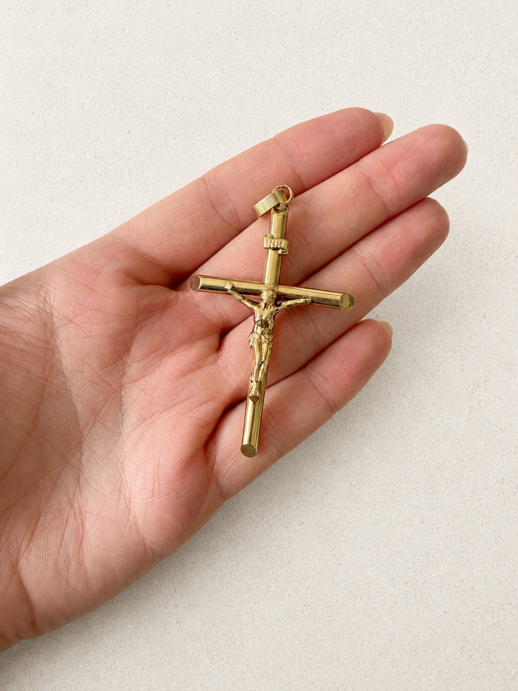9ct Yellow Gold Crucifix Pendant