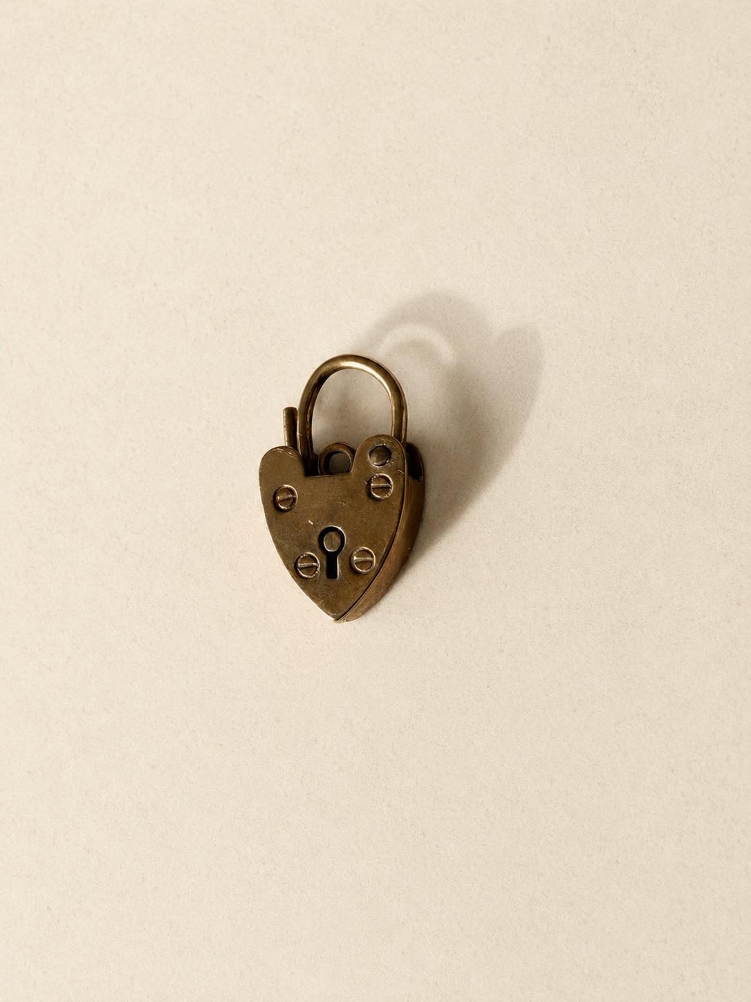 9ct heart lock pendant  | 375 Vintage