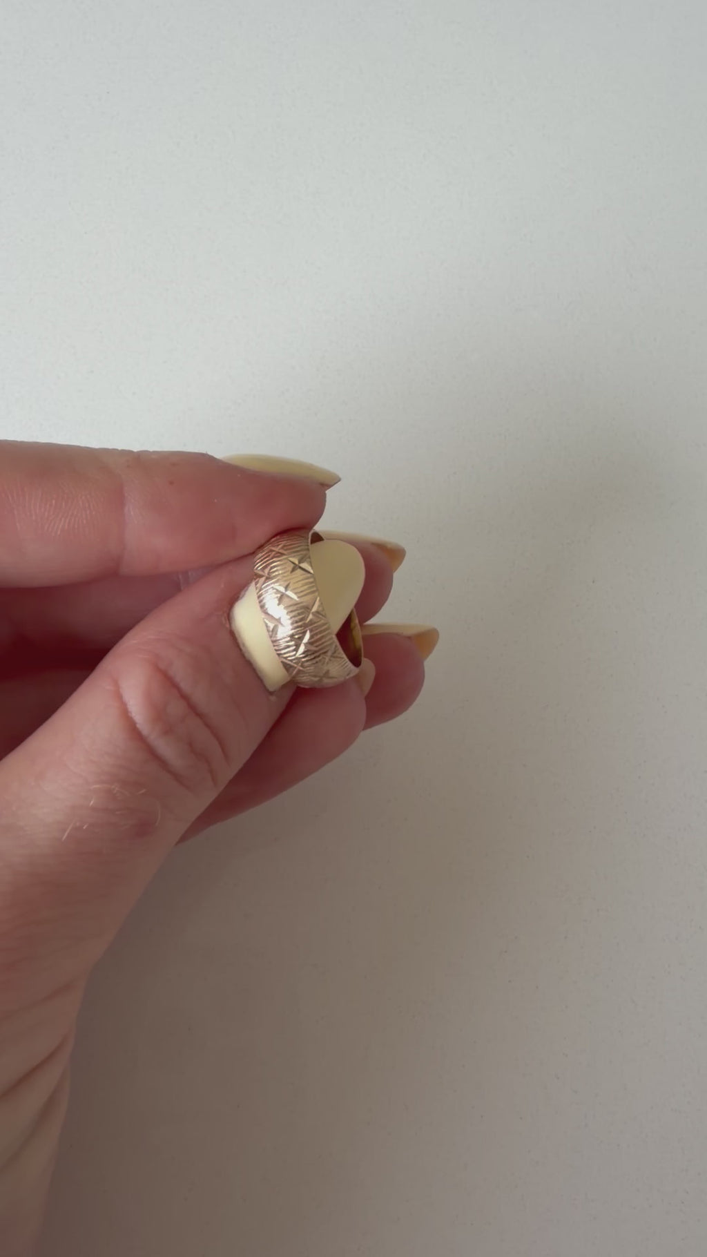 9ct Yellow Gold Engraved Band Ring