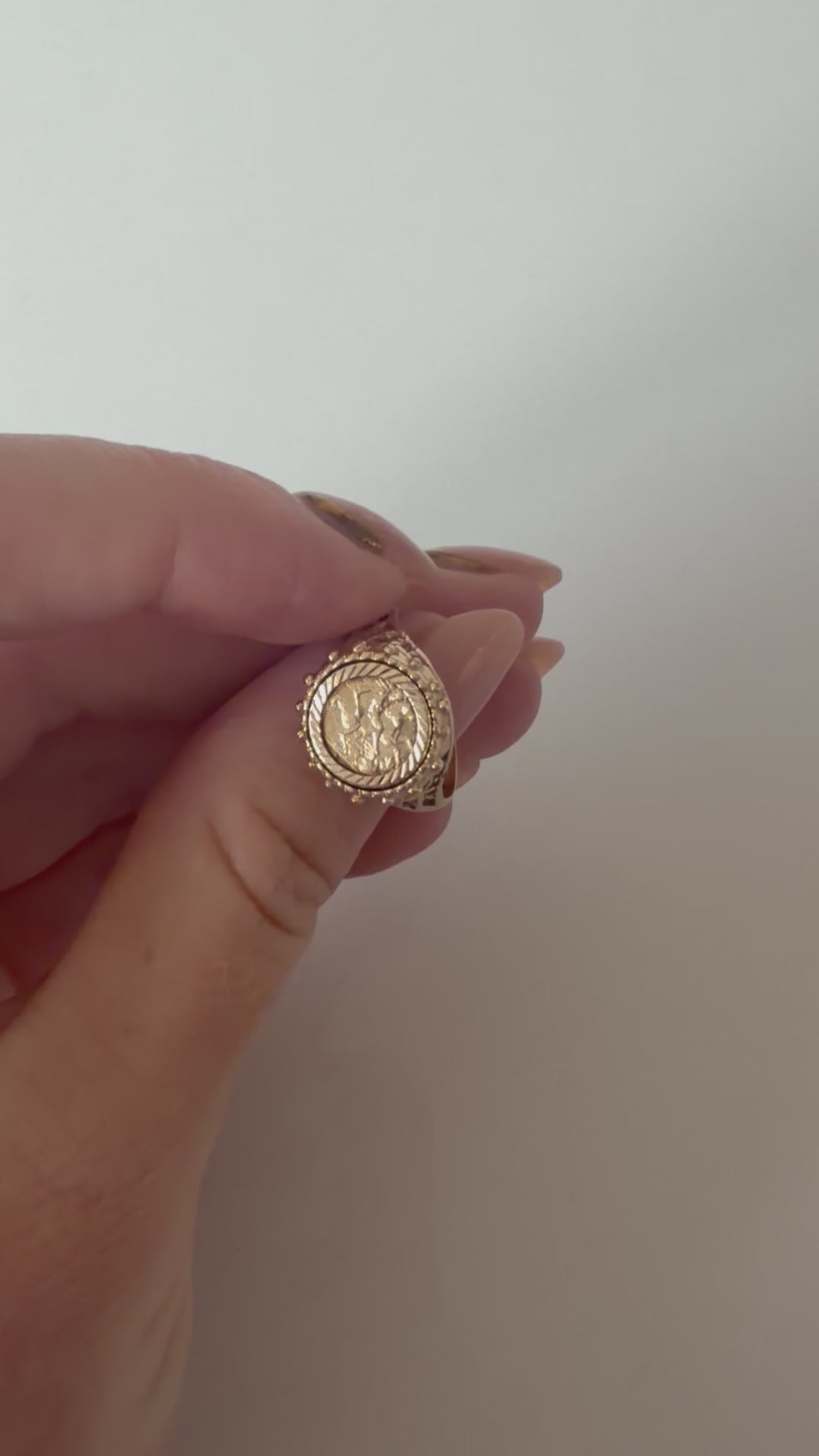 9ct Yellow Gold Sovereign Style Ring