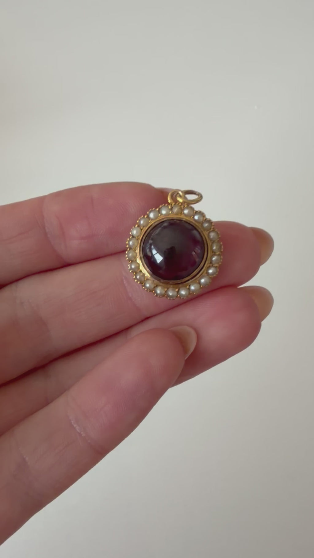 9ct Yellow Gold Synthetic Cabochon Ruby Pendant