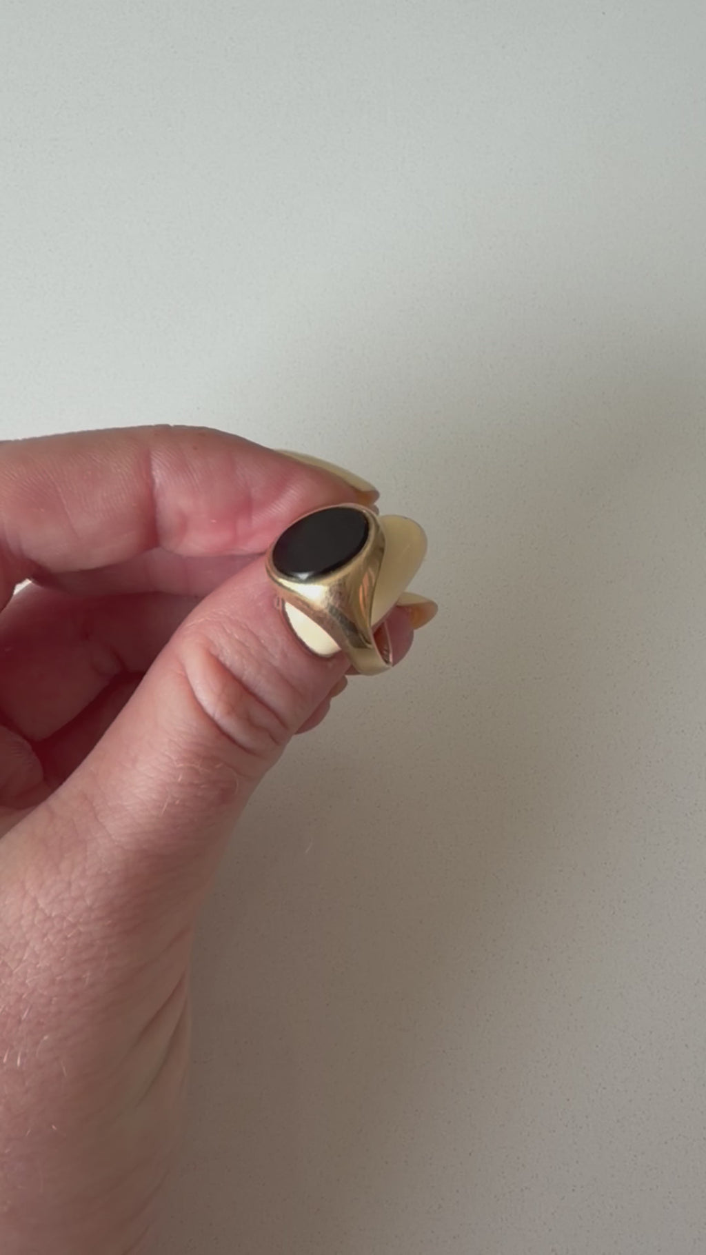 9ct Yellow Gold Onyx Signet Ring