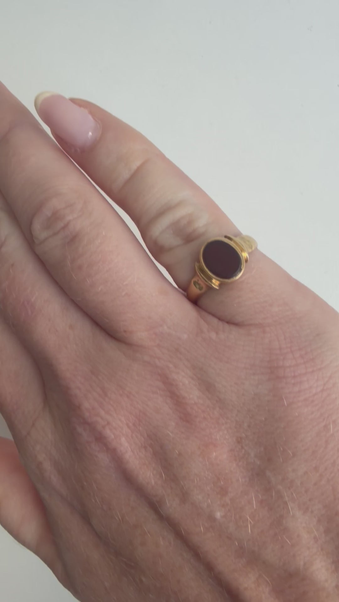 18ct Yellow Gold Carnelian Signet Ring