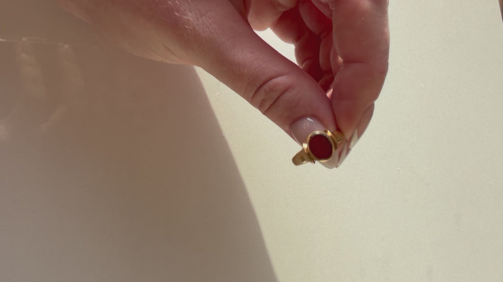 18ct Yellow Gold Carnelian Signet Ring