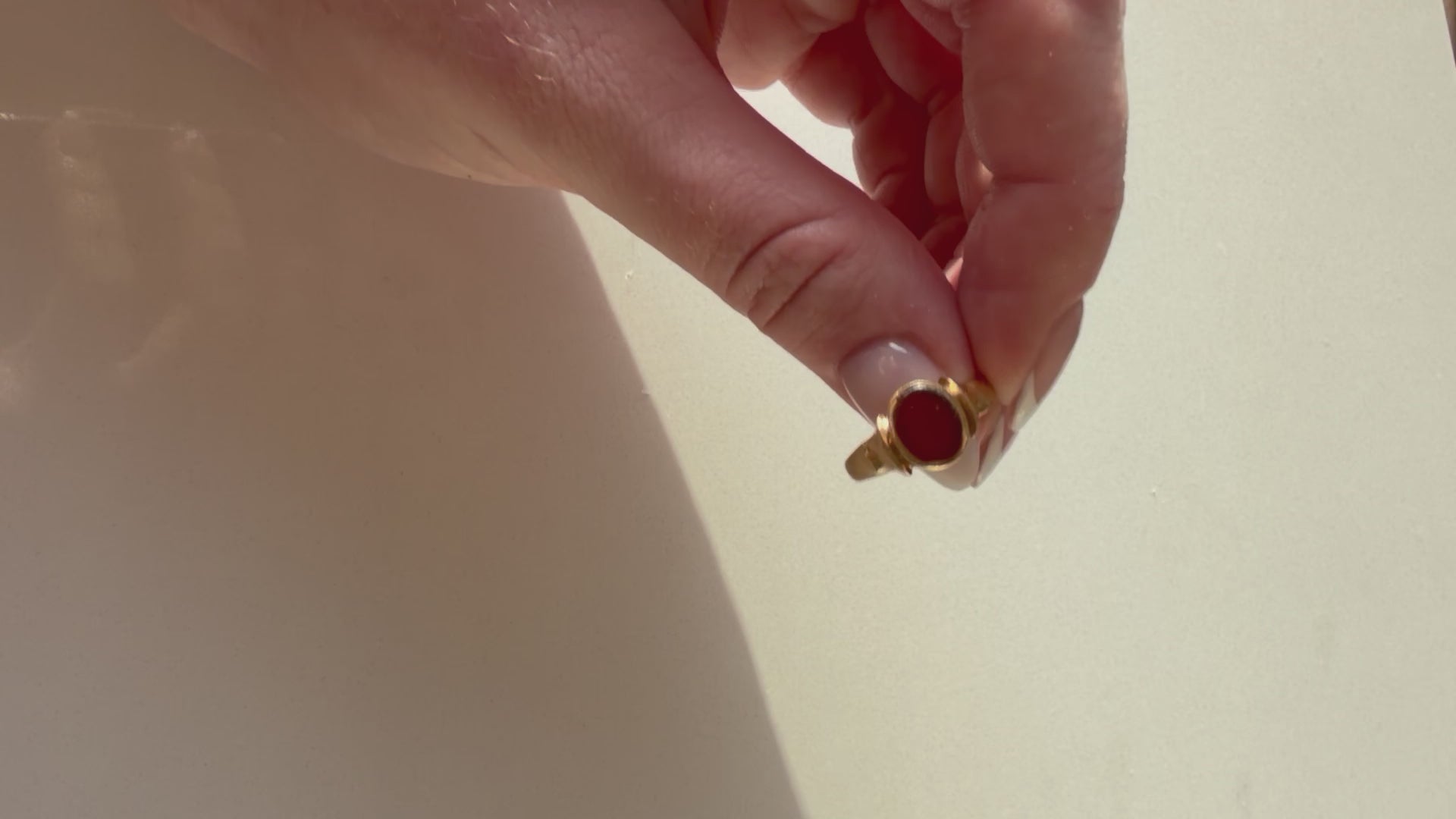 18ct Yellow Gold Carnelian Signet Ring