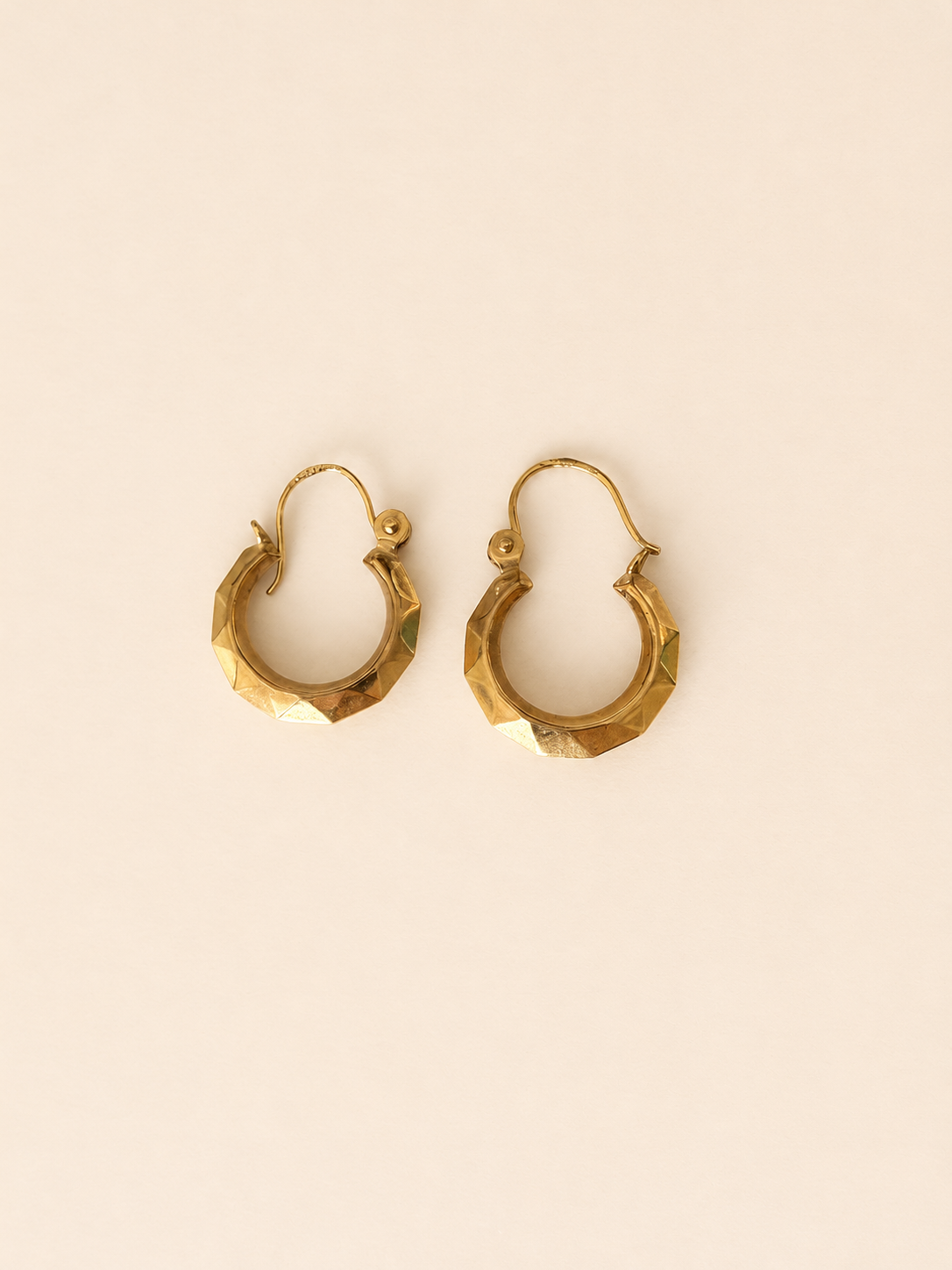 Vintage 9ct gold huggie hoop earrings – 375 Vintage