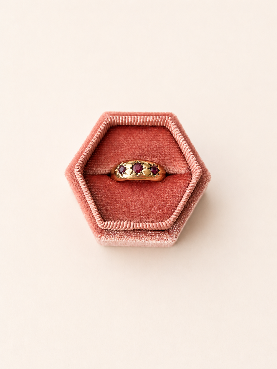 9ct Yellow Gold Garnet Starburst Ring